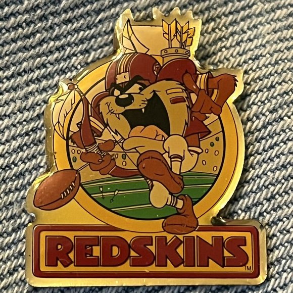 Washington Redskins and Tasmanian Devil Pin ~ TAZ ~ NFL ~ Football - Picture 1 of 3